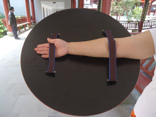 Laden Sie das Bild in den Galerie-Viewer, Captain America Avengers Waffe Armierung Flying Shield Cosplay Shild Requisiten